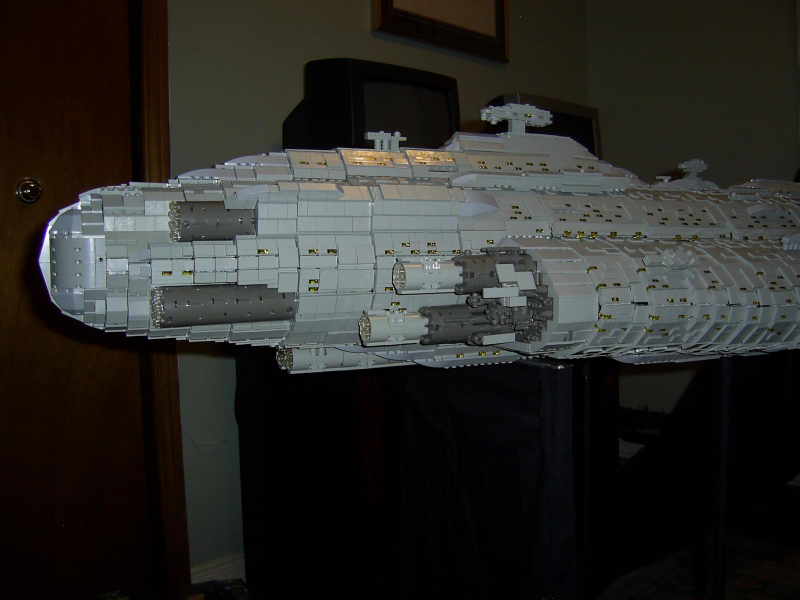 Illustration for article titled 52-pound Lego Mon Calamari Star Cruiser Can Kill Darth Vader on Impact
